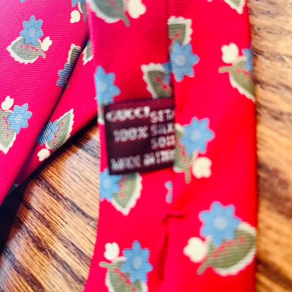 Gucci vintage red tie with flowers - Picture 5 of 6